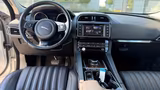 Jaguar F-PACE 2.0d Portfolio AWD - Jaguar Gebrauchtwagen von 2016