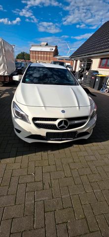 MERCEDES-BENZ CLA 220
