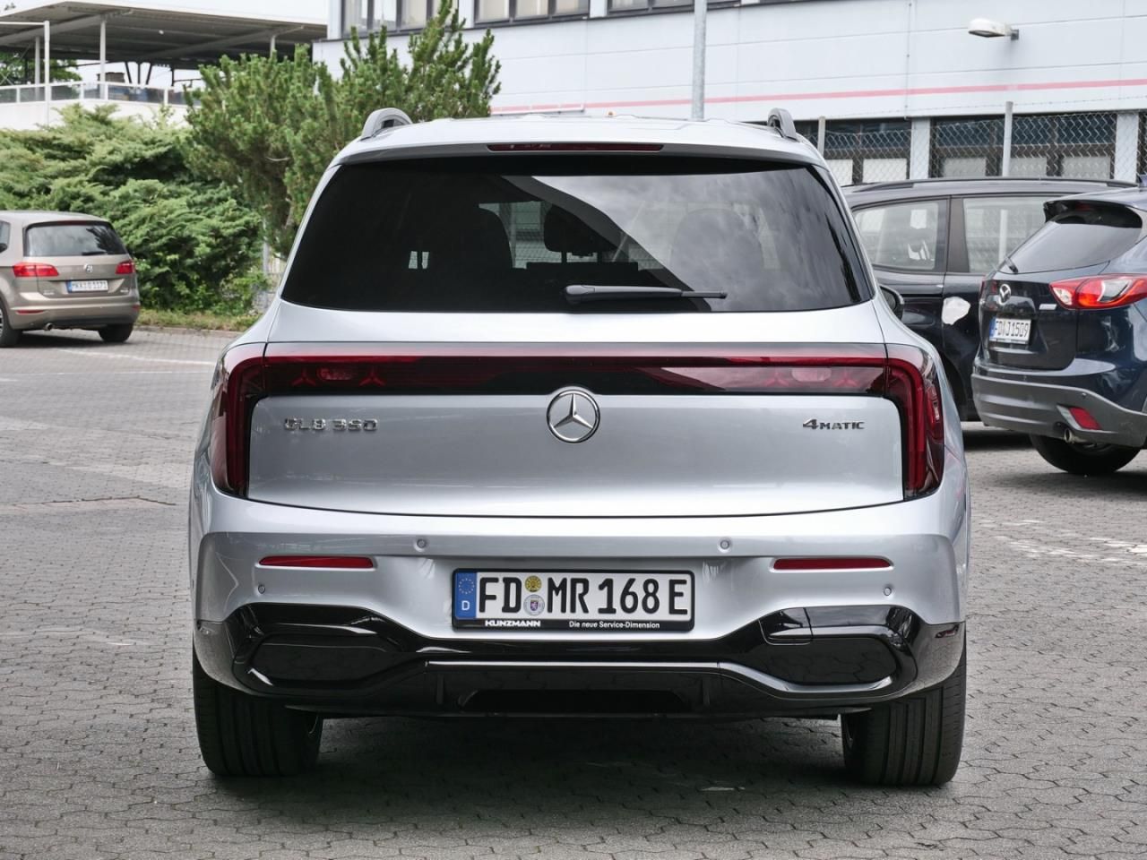 Mercedes-Benz GLB 350 4MATIC mit EQ Technologie Distronic foto 4
