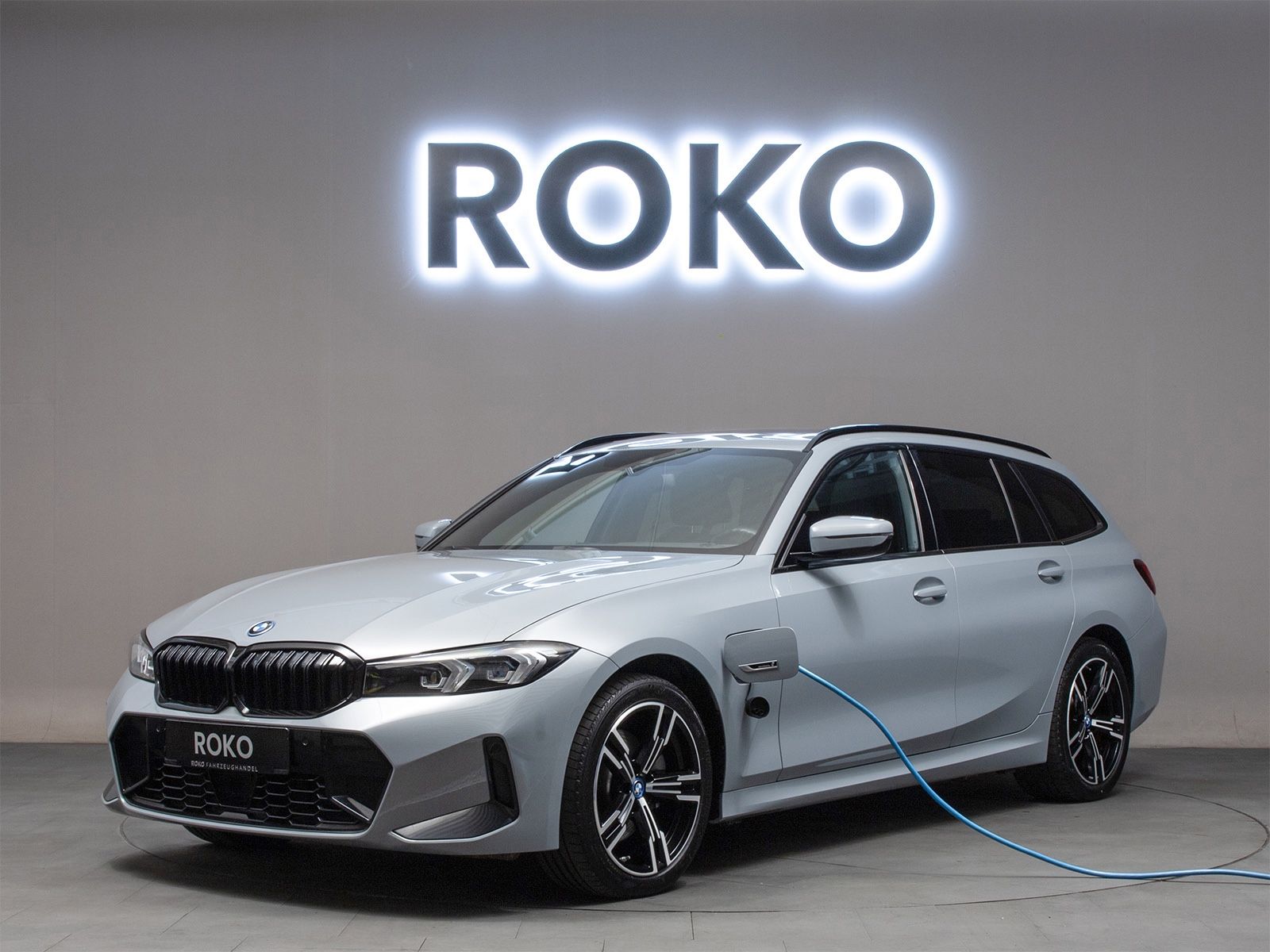 BMW 330e Touring xD M-Sport ACC Pano HuD Widescreen