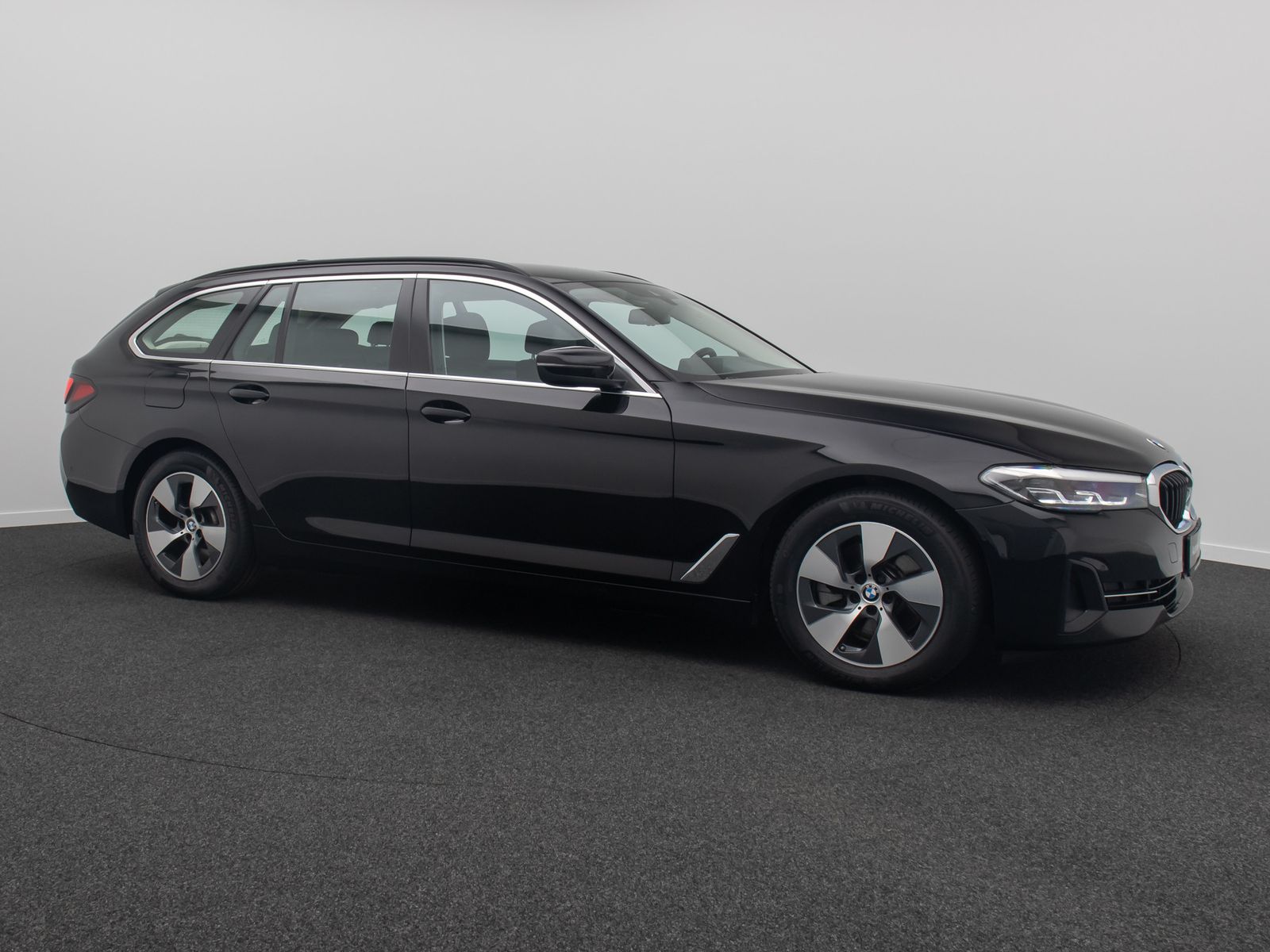 Fahrzeugabbildung BMW 520d Alarm DAB HUD Kamera 4xKlima Leder Komfort