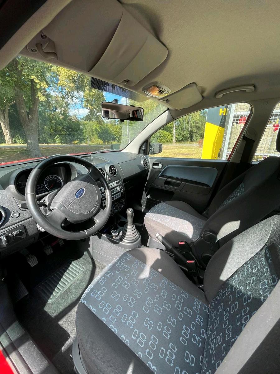Ford Fusion 2005 — photo 13