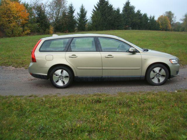 Volvo V50 2008 — interior