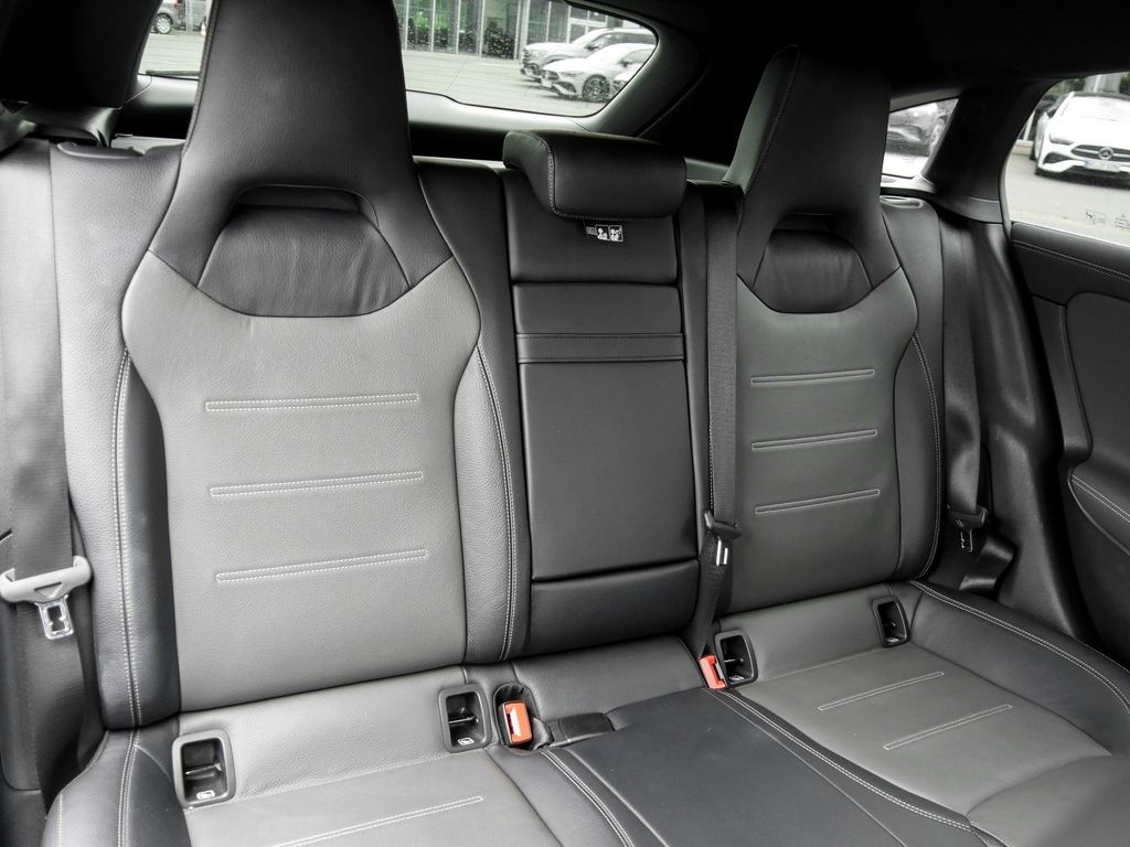 Mercedes-Benz CLA 200 Shooting Brake CLA 200 d 4MATIC Shooting Brake |AMG|DISTR|KEYL