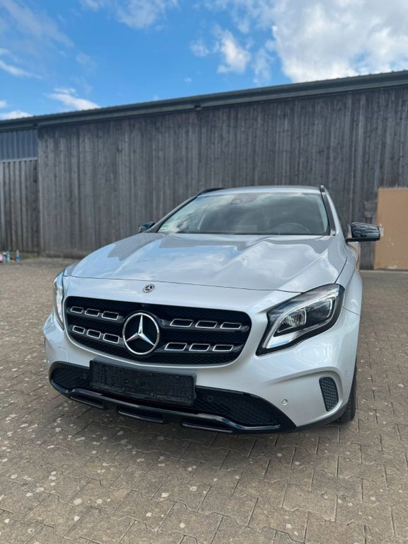 Image of Mercedes-Benz GLA 180