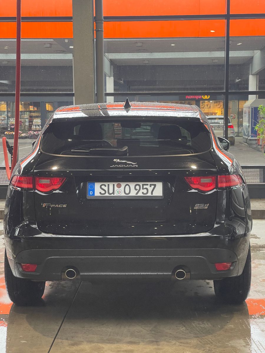 JAGUAR F-Pace