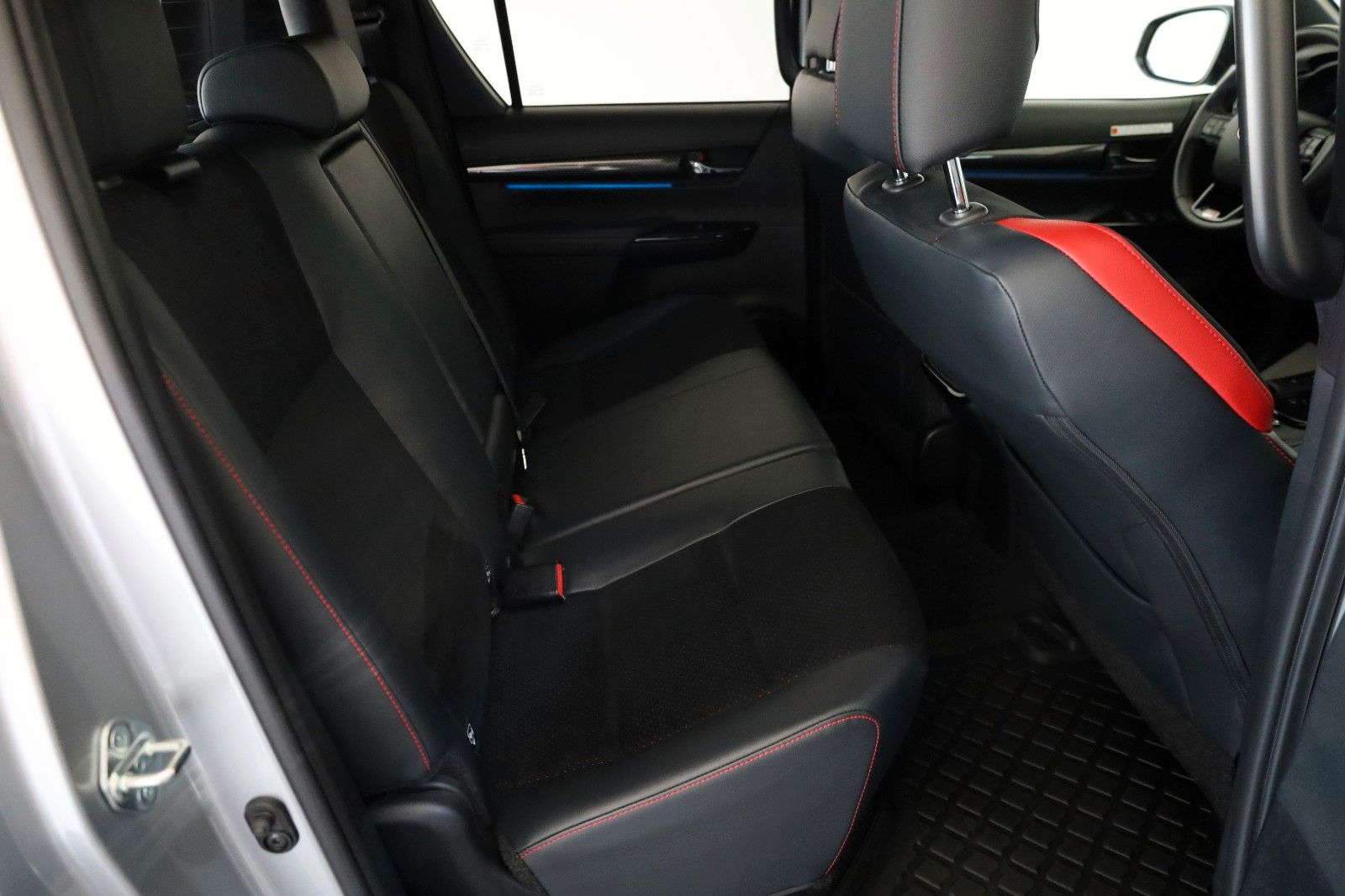 Fahrzeugabbildung Toyota Hilux 2.8 D-4D GR Sport,Alcantara,ACC,Rollo, AHK
