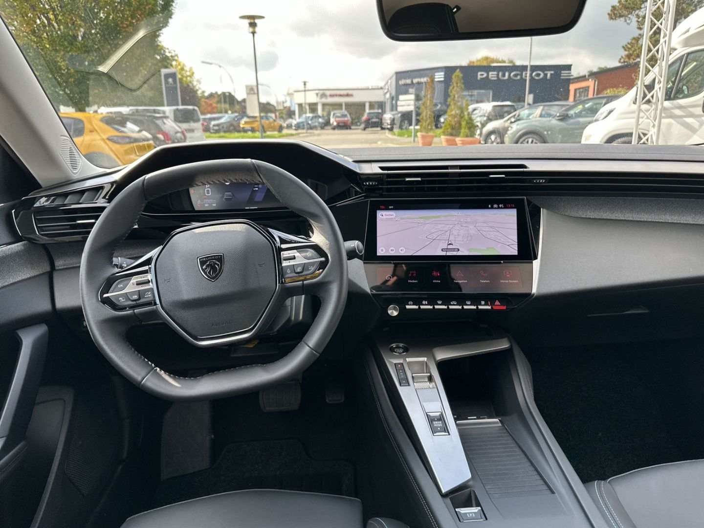 Fahrzeugabbildung Peugeot 308 Allure Blue HDi 130 EAT8 Navi 360 Kamera ACC