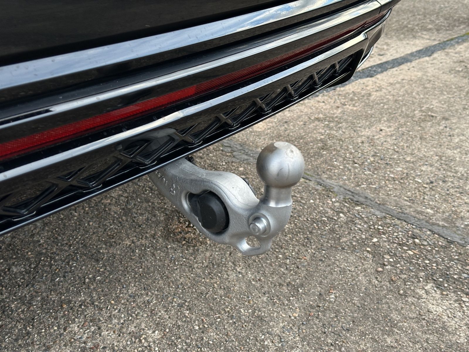 Fahrzeugabbildung Volkswagen Touareg 3.0 TDI 4M R-Line AHK MATRIX