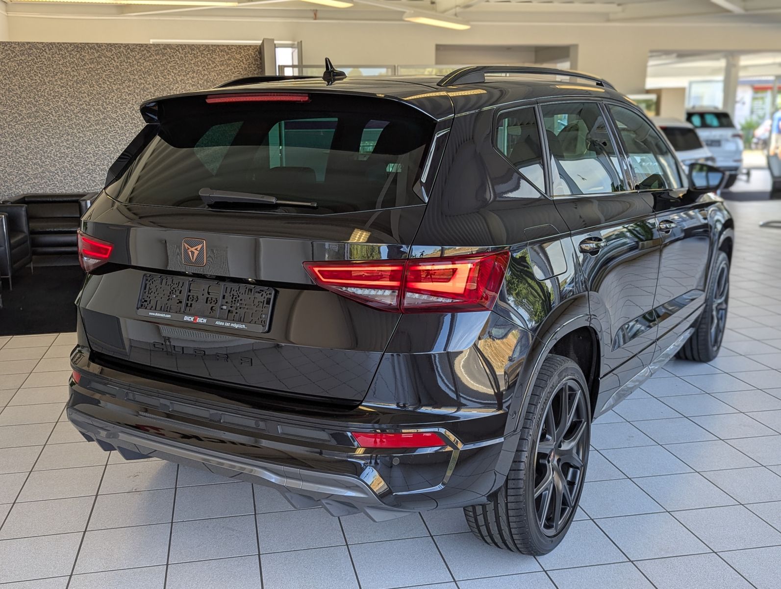 Fahrzeugabbildung CUPRA Ateca 1.5 TSI DSG Pano Dinamica ACC Cam AHK 19"