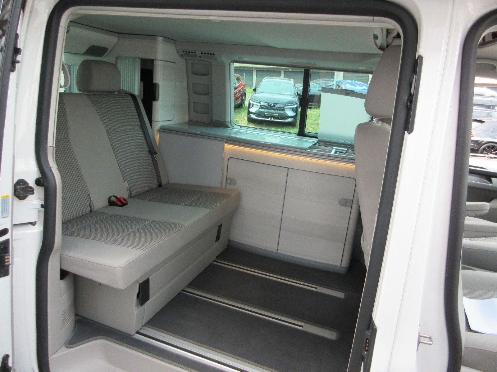 Volkswagen T6 California 2.0TDI Coast Edition elek. Ausstel foto 12