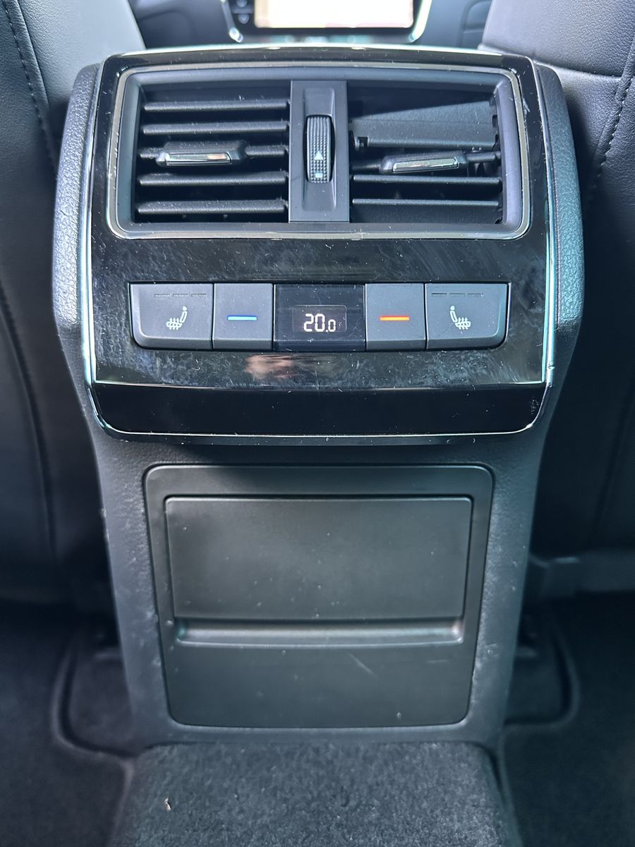 Fahrzeugabbildung SKODA Superb Combi 2.0 TDI DSG Style NAV+LED+360°+ACC