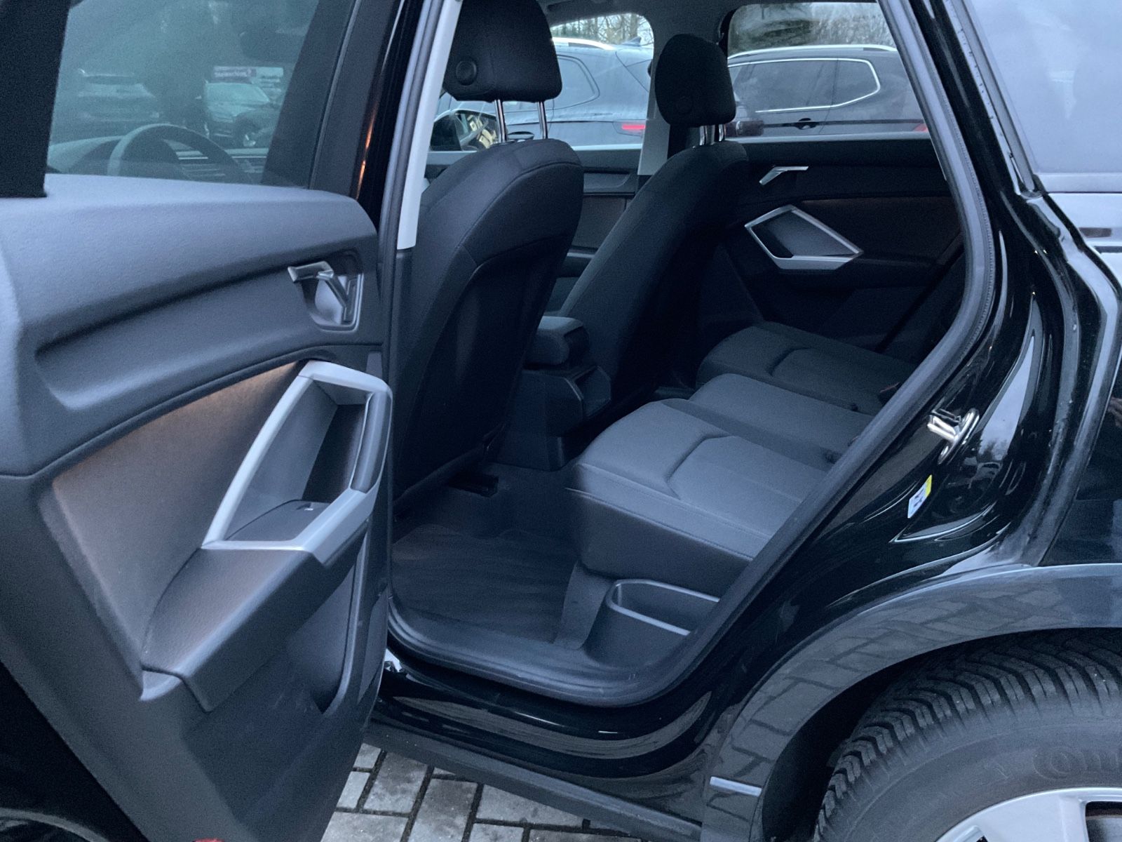 Fahrzeugabbildung Audi Q3 35 TFSI S tronic,Panorama,LED,Carplay,Navi