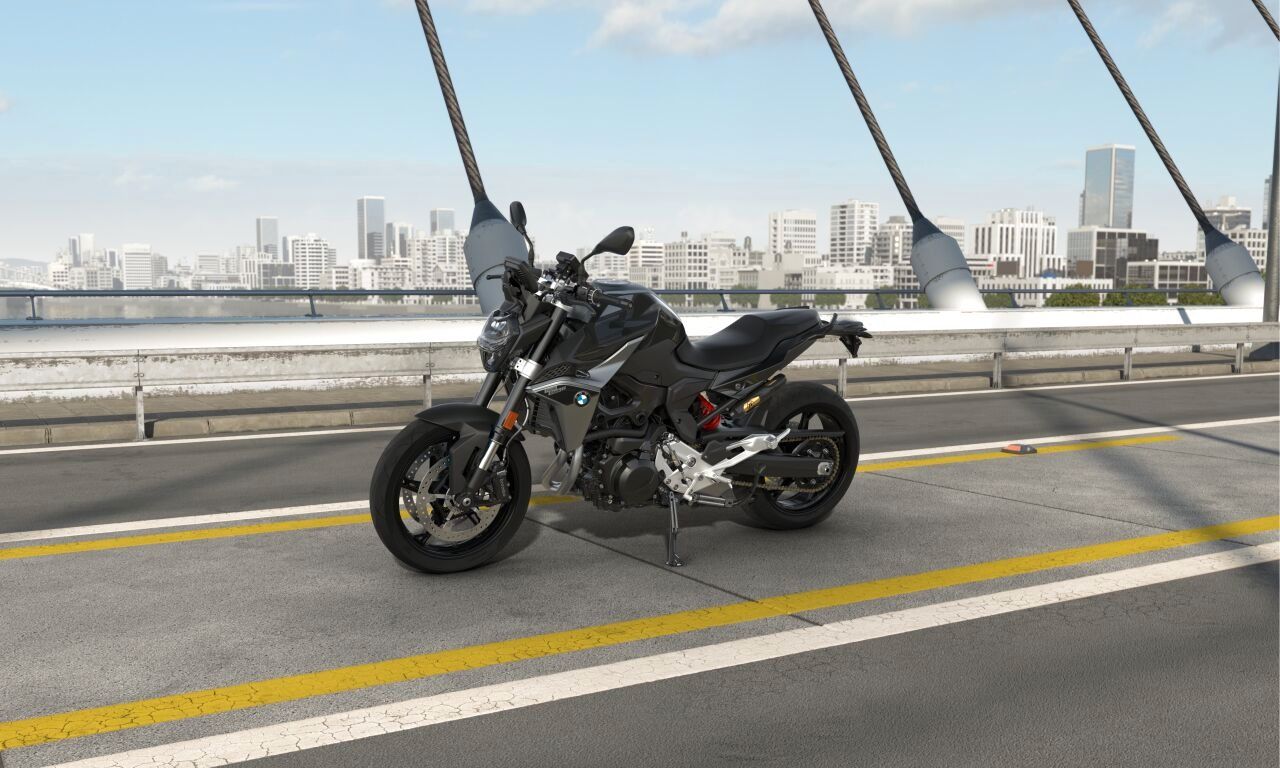 Fahrzeugabbildung BMW F 900 R Triple Black 2 Pakete