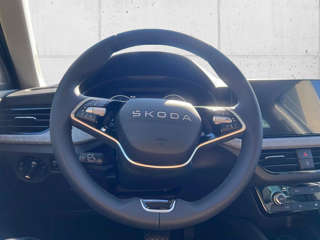 Skoda Kamiq 1.0 TSI Selection PDC KAMERA ACC LED NAVI