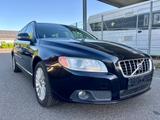 Volvo V70 Kombi Momentum*LEDER*XENON*AHK*KLIMATRONIK ! - gebrauchte Volvo V70 aus dem Jahr 2007