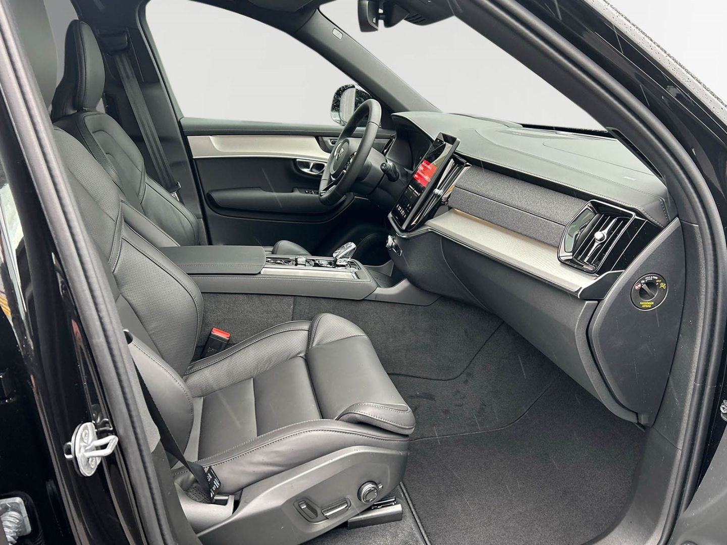 Volvo XC90 Recharge T8 AWD Plus Black Edition 7-Sitzer imagem 3