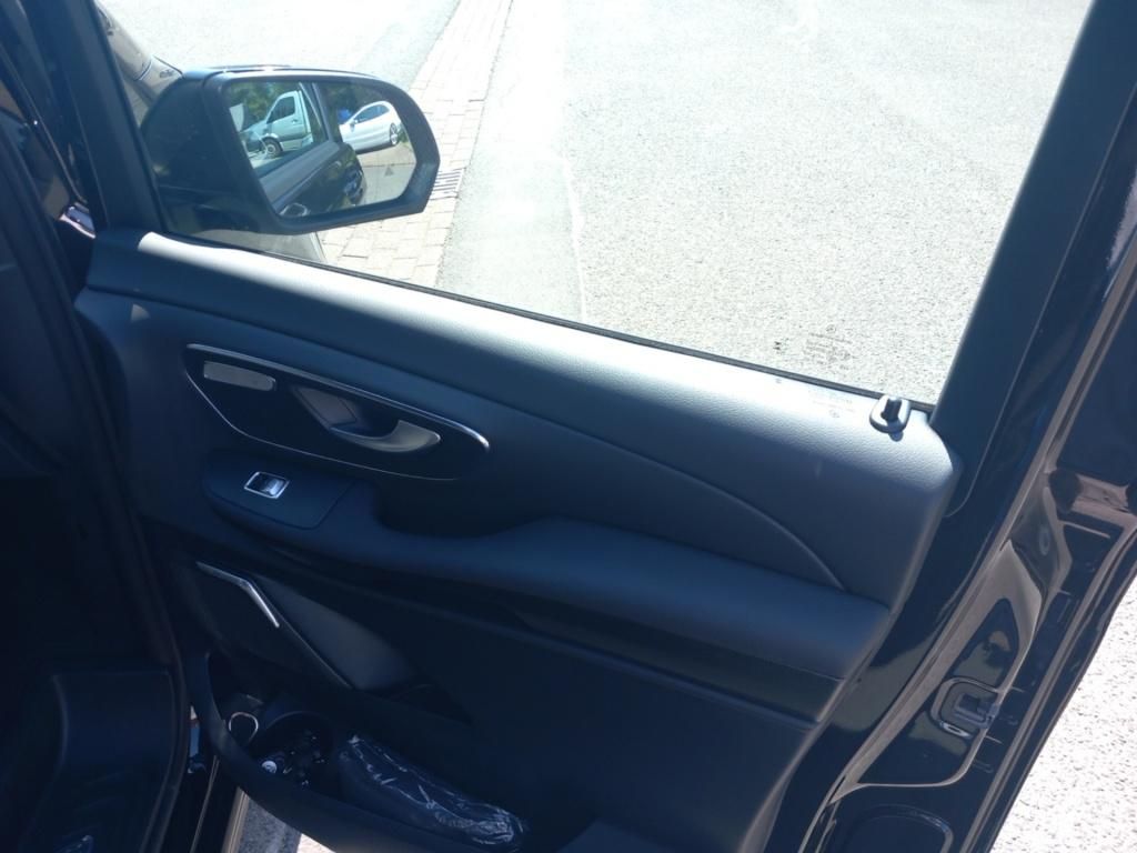 Fahrzeugabbildung Mercedes-Benz V 300 d 4M lang AMG*Pano*AHK*Airmatic*Navi*LED*