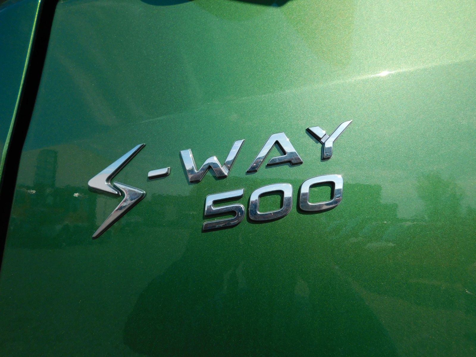 Fahrzeugabbildung Iveco S-Way AS440S50T/P mit ADR Ausstattung Klasse AT