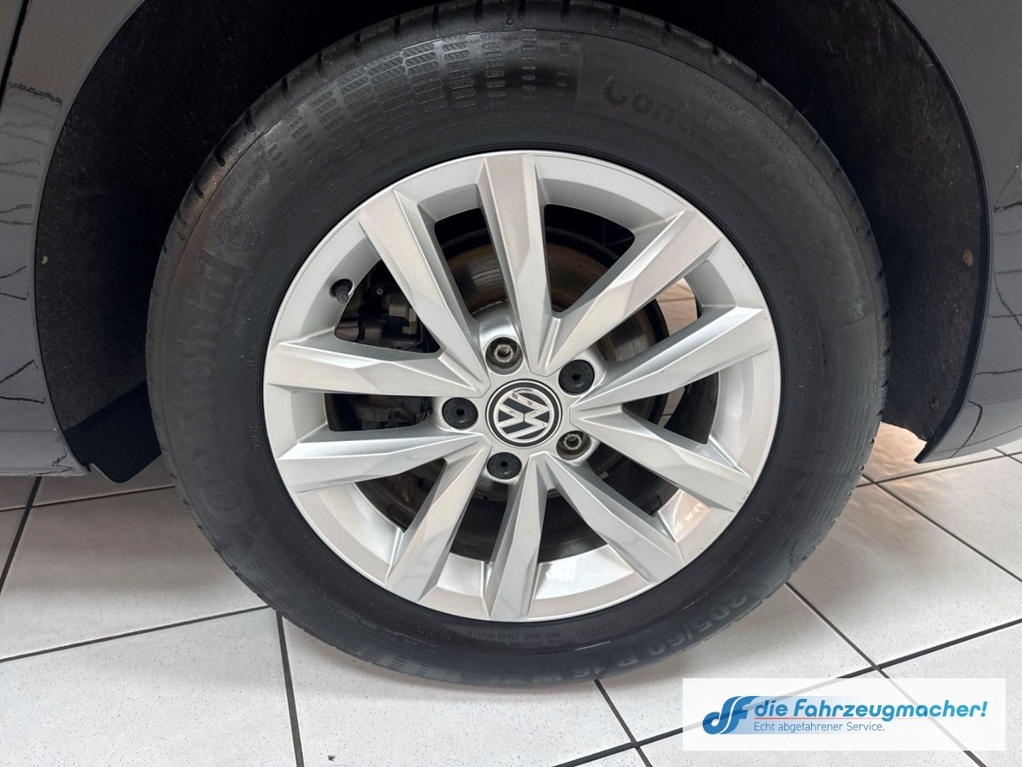 Fahrzeugabbildung Volkswagen Touran Comfortline TDi  DSGPano LED Navi Massage
