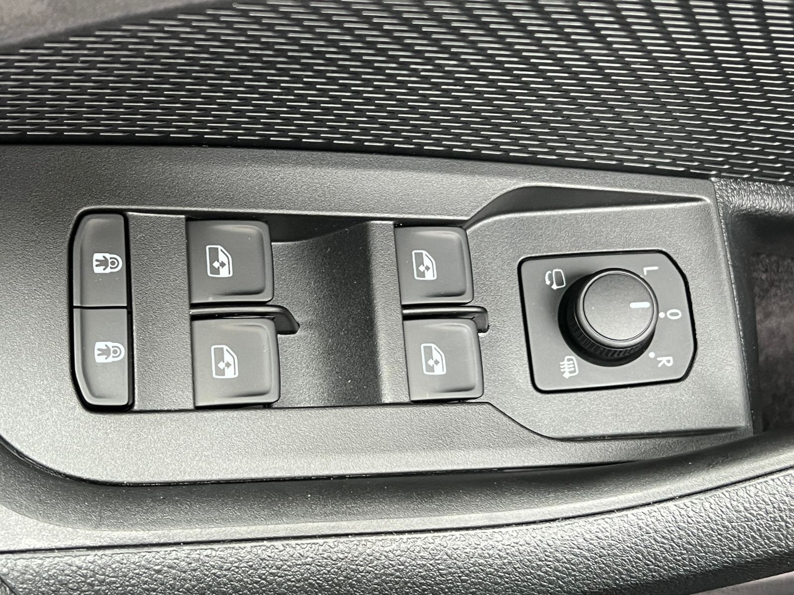 Fahrzeugabbildung SKODA Octavia Combi RS 2.0 TSI DSG *AHK,CANTON,Panoram