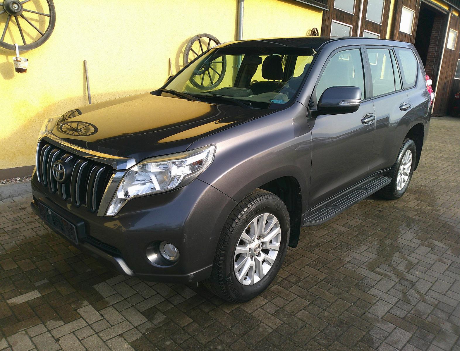 Toyota Land Cruiser 3,0 Automatik,Kamera,Navi,AHK