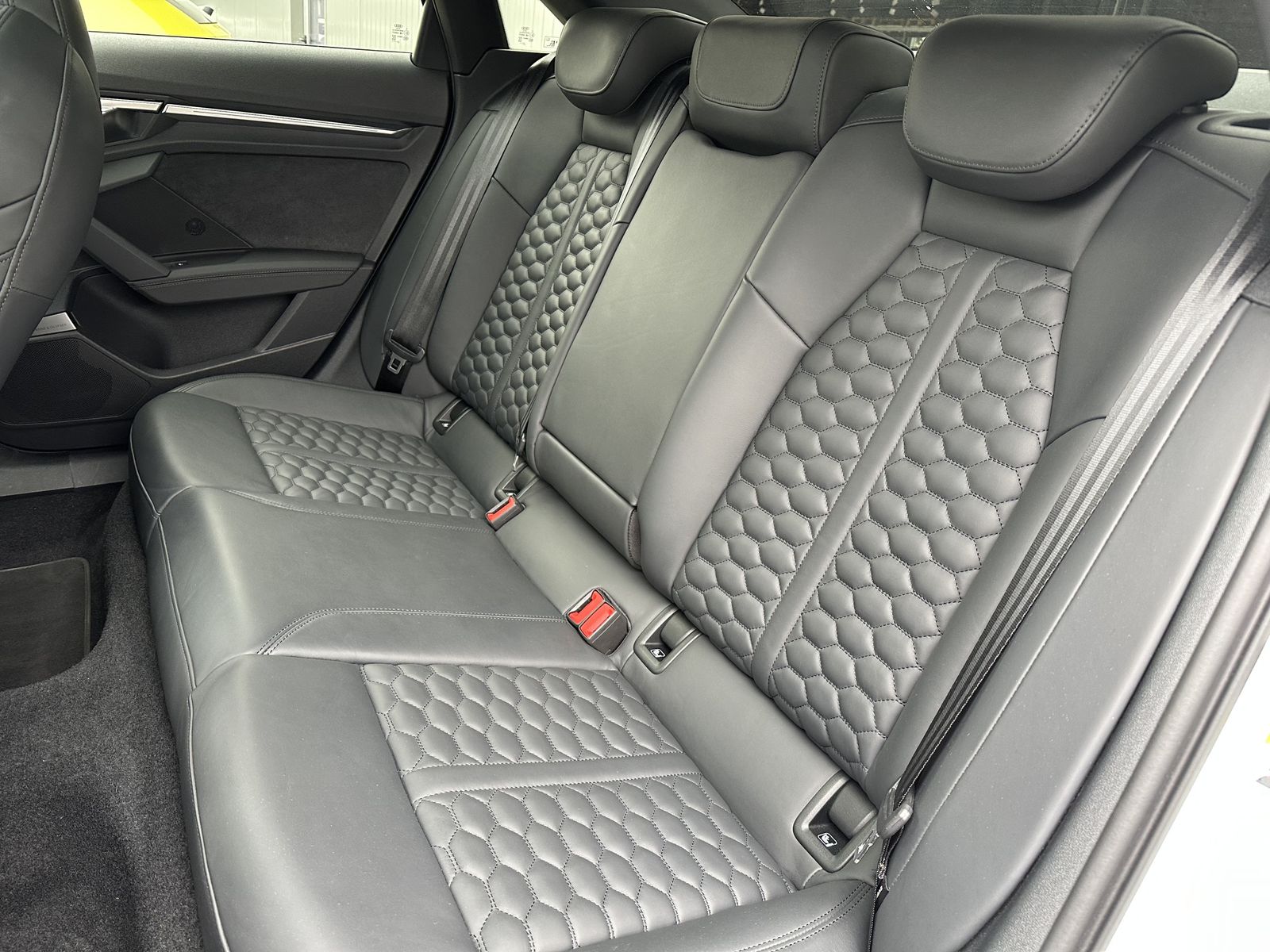 Fahrzeugabbildung Audi RS3 2.5 TFSI Qu NAV+LED+ACC+360°+PANO+B&O+HUD