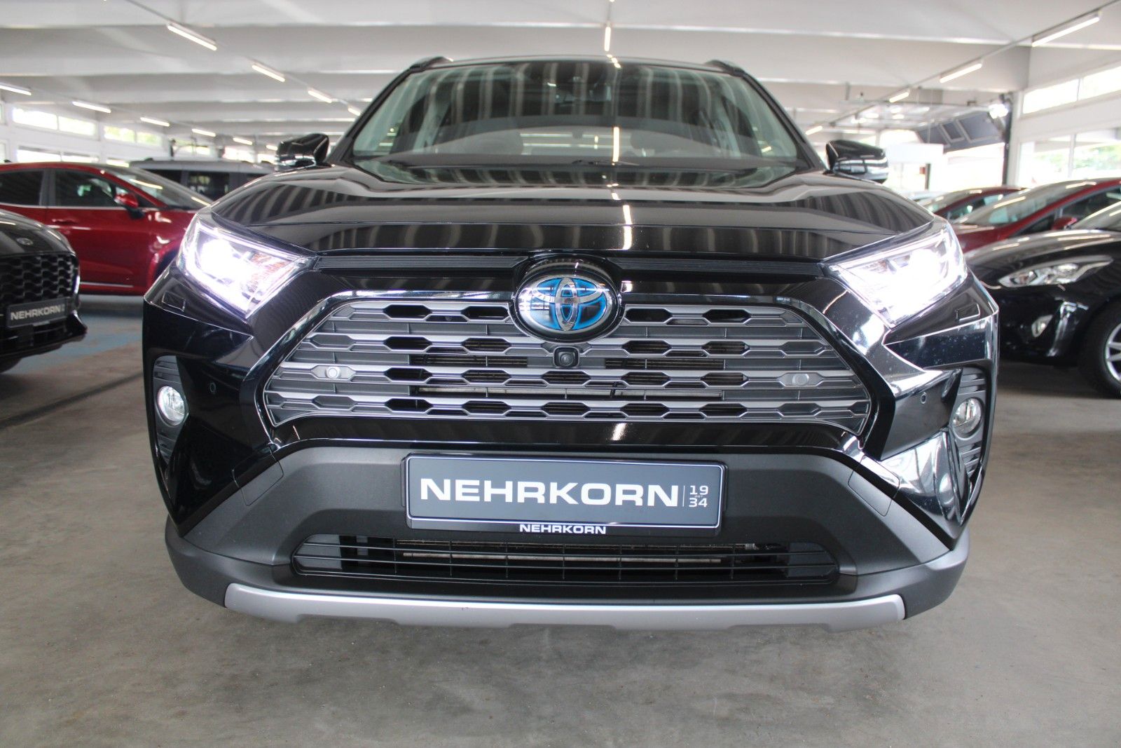 Fahrzeugabbildung Toyota RAV 4 4x2 Hybrid Lounge Aut. PANO LED LEDER ACC