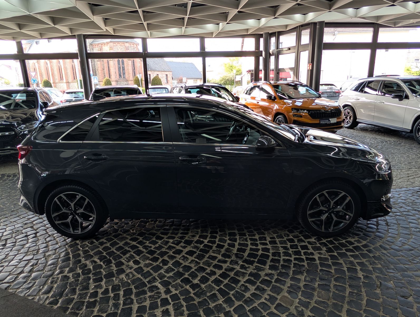 Fahrzeugabbildung Kia cee'd / Ceed 1.5 T-GDI Ultimate Style-Pk SCC JBL