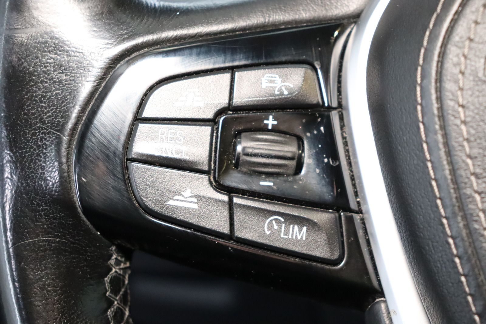 Fahrzeugabbildung BMW 530 d xDrive Sport Line * LED * HUD * Touring