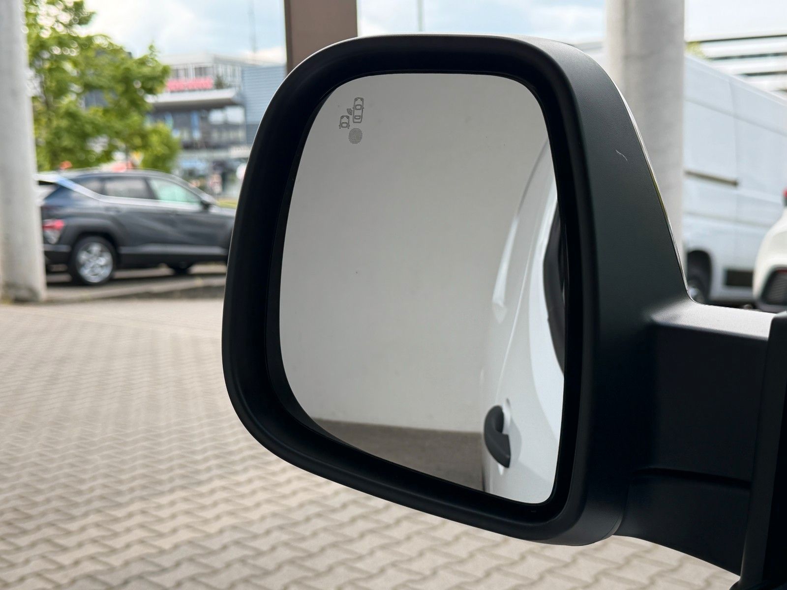 Fahrzeugabbildung Opel Combo Cargo Kastenwagen XL 1.5 Diesel 102 PS!