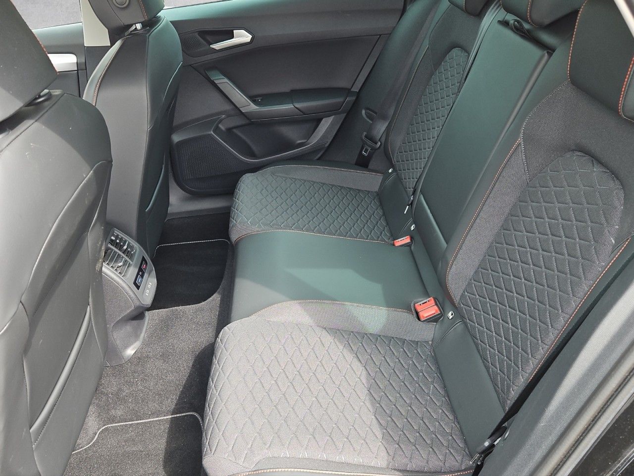 SEAT Leon Sportstourer FR – viele Extras, ACC uvm. - Bild 14