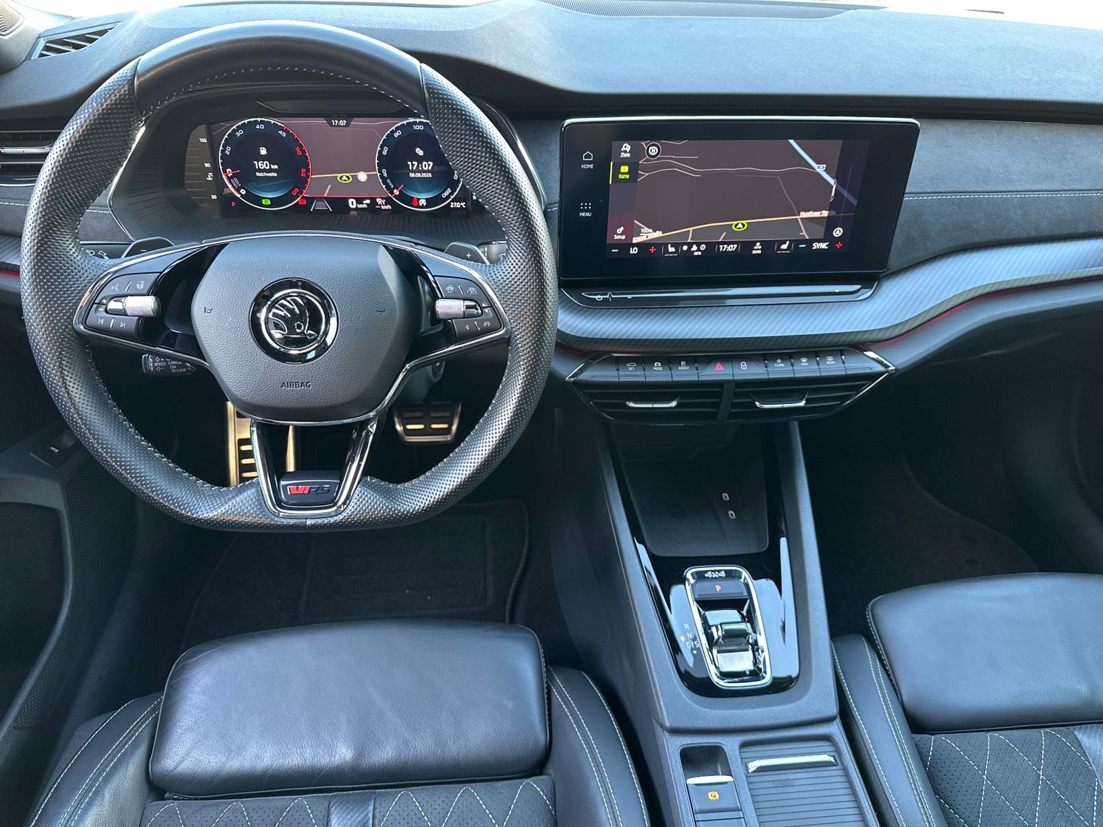 Fahrzeugabbildung SKODA Octavia Combi RS 4x4 Challenge NAV+MATRIX+AHK