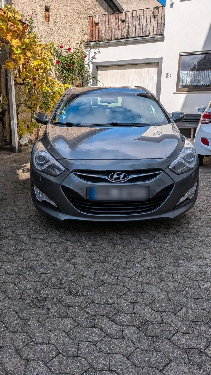Hyundai i40 2013 — rear view