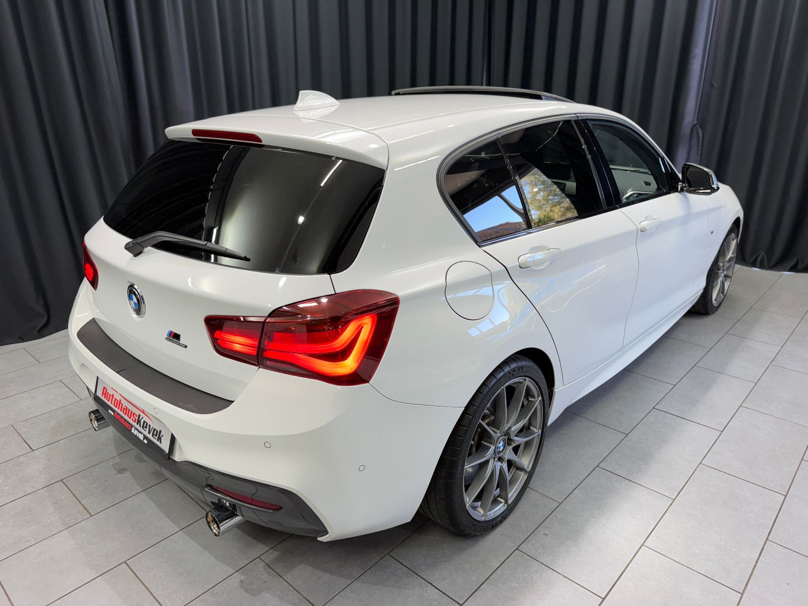 Fahrzeugabbildung BMW M140i xDrive Special Edition|M-PERFORMANCE|1.HD