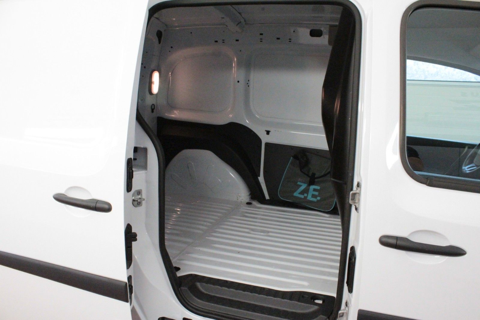 Fahrzeugabbildung Renault Kangoo E-TECH  ZE 33  100 % elektrisch