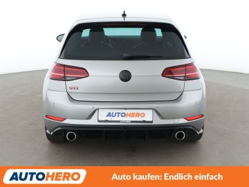 Volkswagen Golf - 5