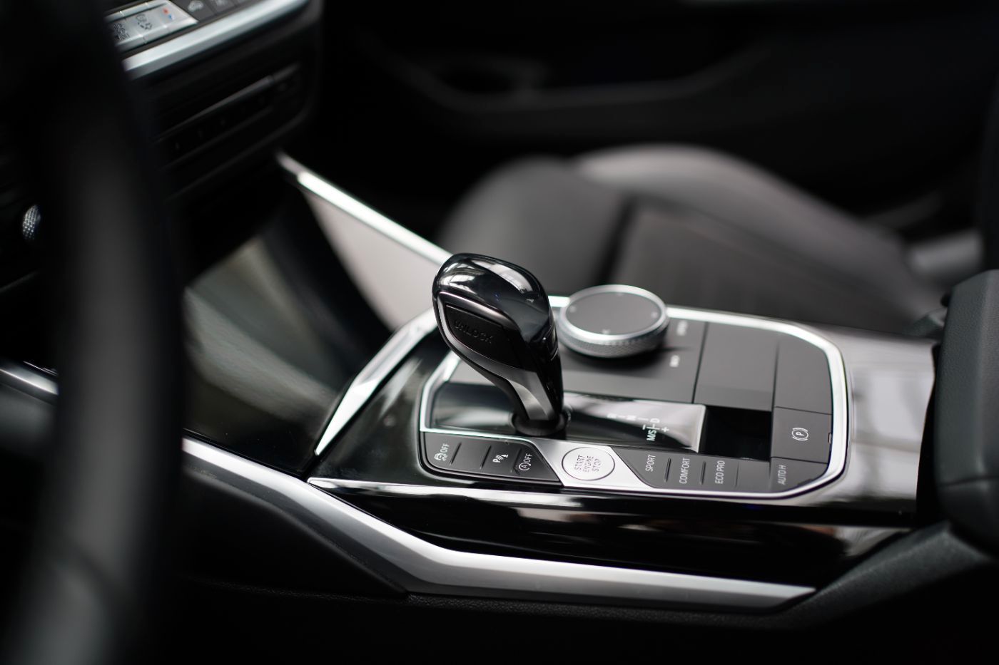 BMW 320i Sport Line ParkAssis+Komfortzug+Sitzheiz.F& foto 6