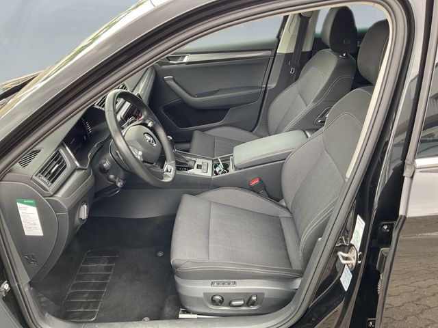 Superb Combi 2.0 TDI DSG Style PDC SHZ NAVI ACC