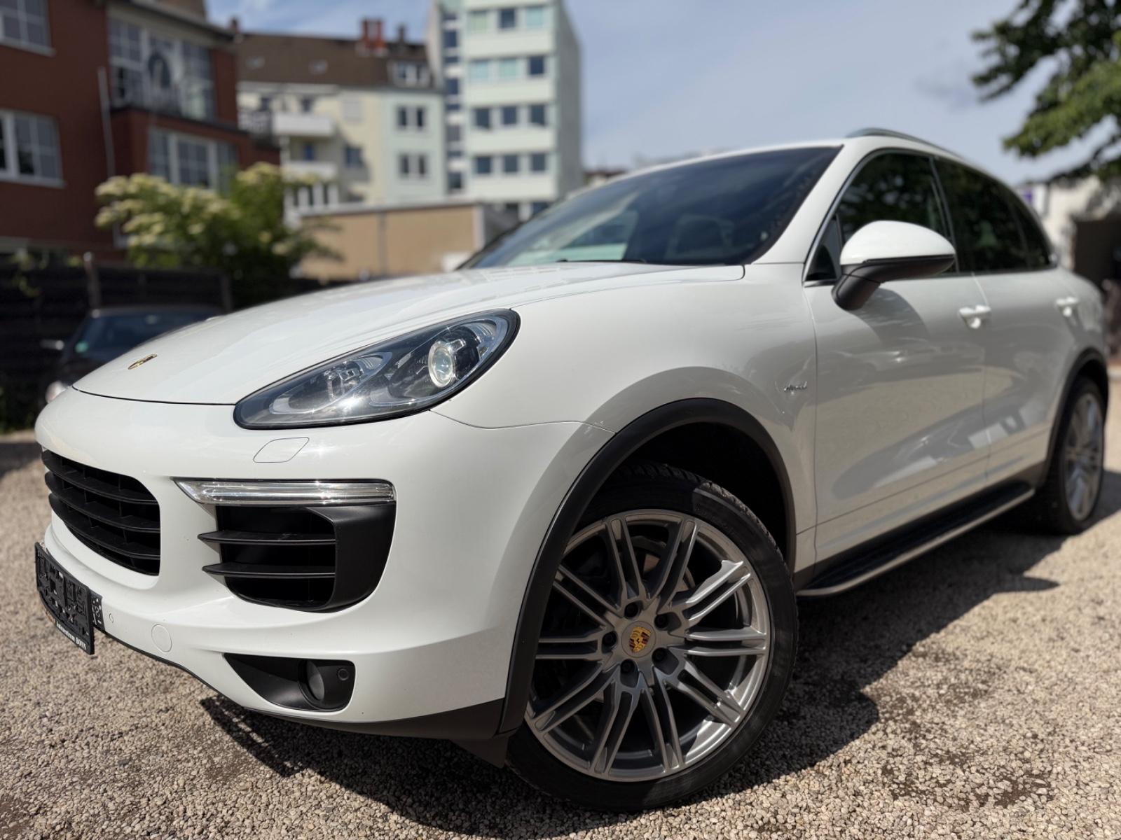Porsche Cayenne 3.0D/LUFTF./NAVI/R-CAM/AHK/LEDER/SHZ/EU6