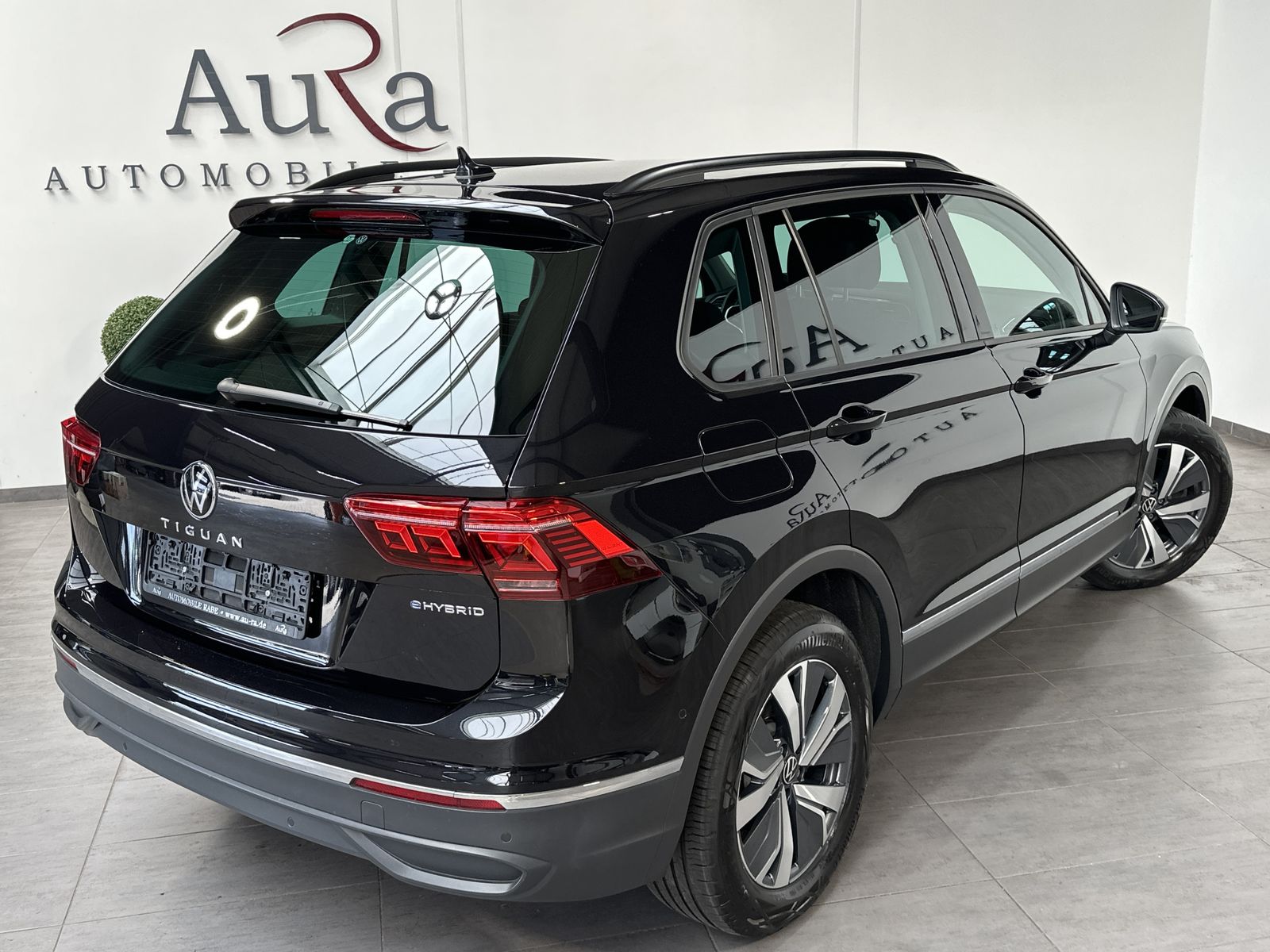 Fahrzeugabbildung Volkswagen Tiguan 1.4 TSI DSG Life eHybrid NAV+LED+AHK+18ZO