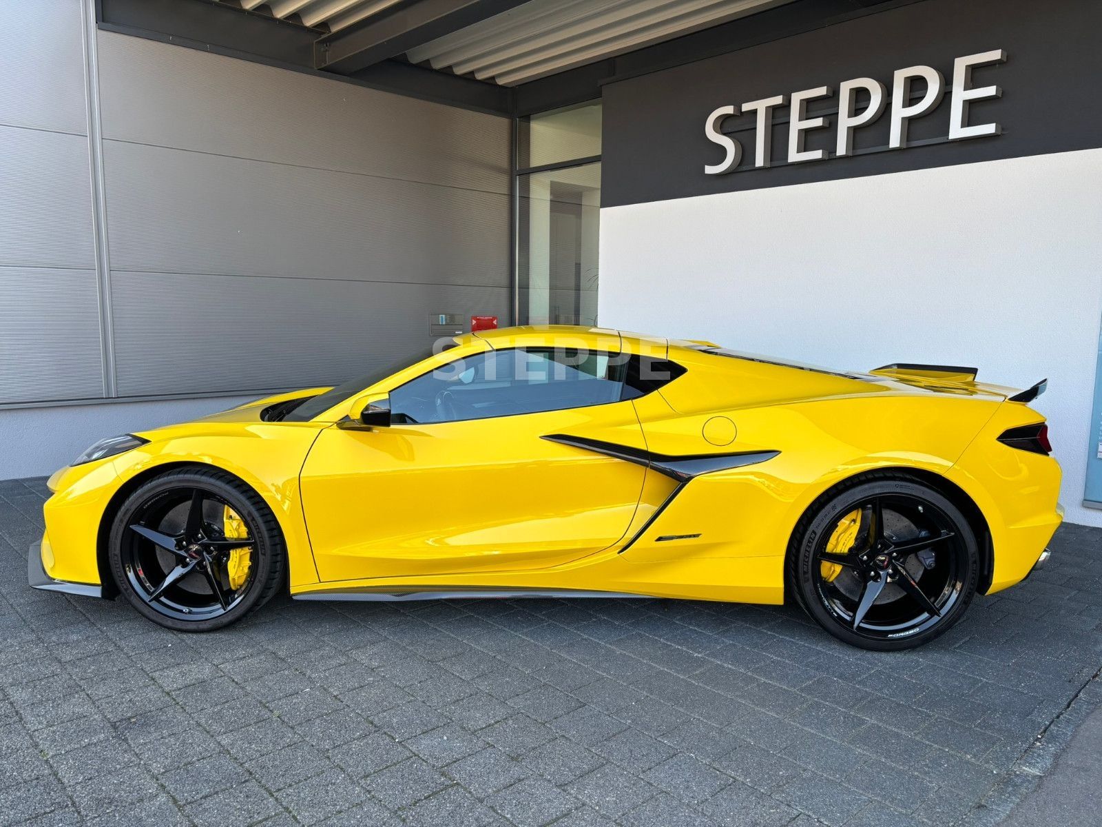 Corvette C8 E-Ray 3LZ Coupe EU-Mod Herst.Garantie