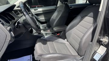 Volkswagen Golf - 10