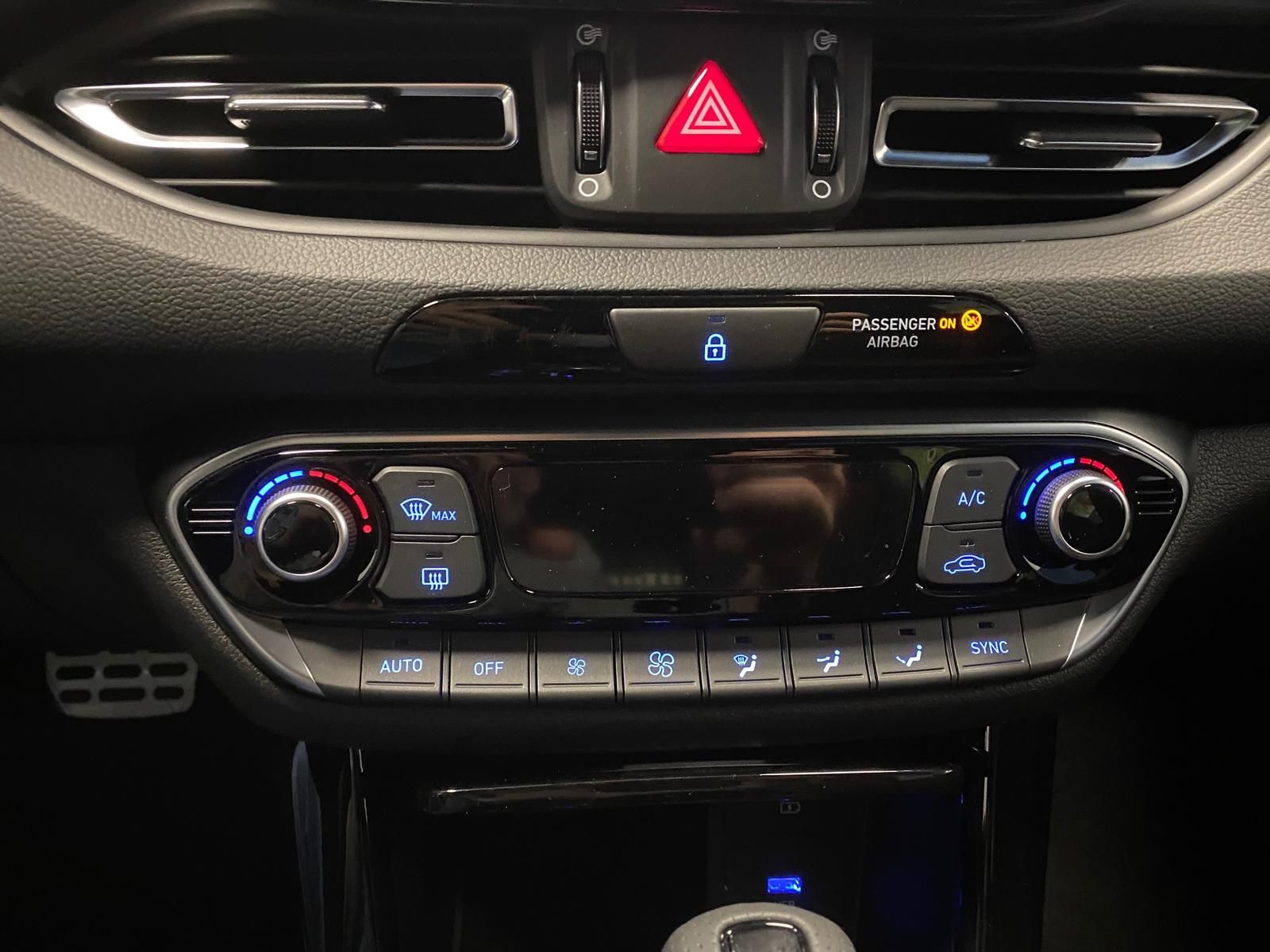 Fahrzeugabbildung Hyundai i30 N-Line APP+KLIMA+RFK+PDC+NAVI+SITZHEIZ+Andro