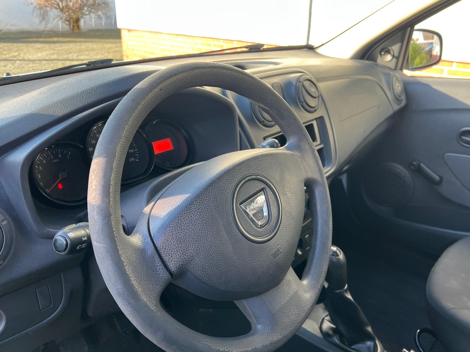 Dacia Logan 2015 — photo 11