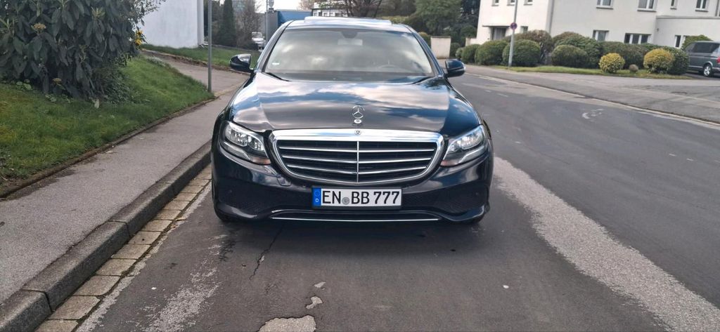 Image of Mercedes-Benz E 200