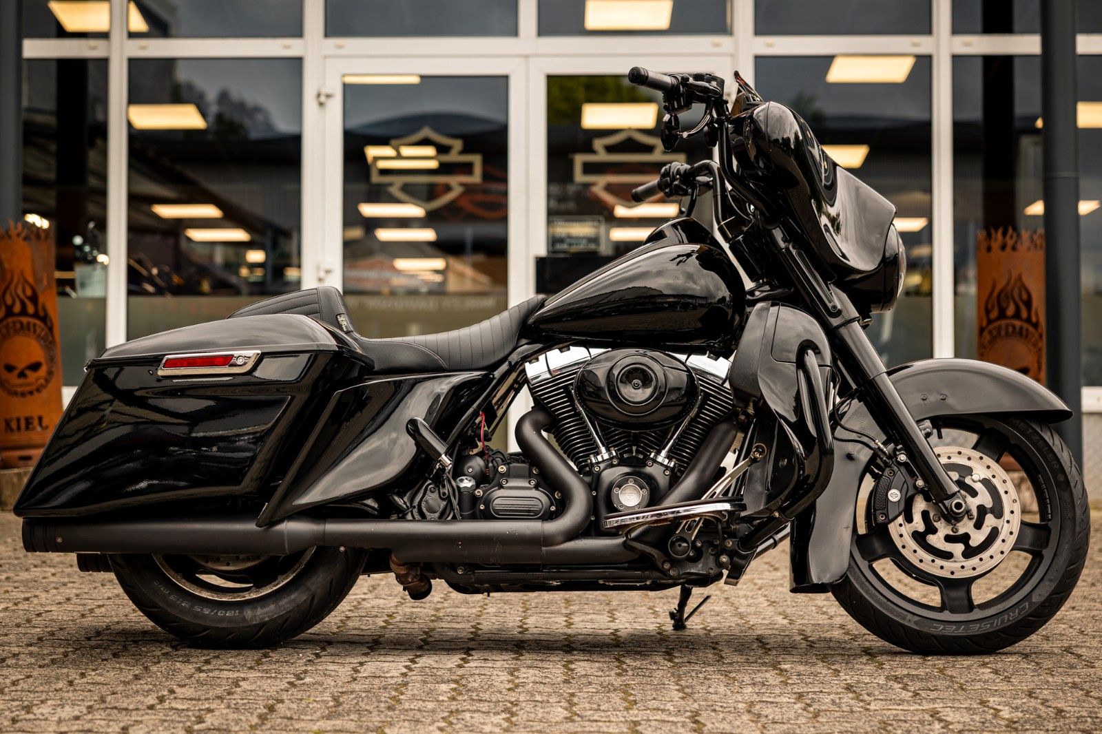 Fahrzeugabbildung Harley-Davidson FLHX Street Glide 103 cui - Kesstech -