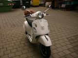 Vespa GTS300 Super 1. Hand Euro4!! Zustand wie neu - VESPA E