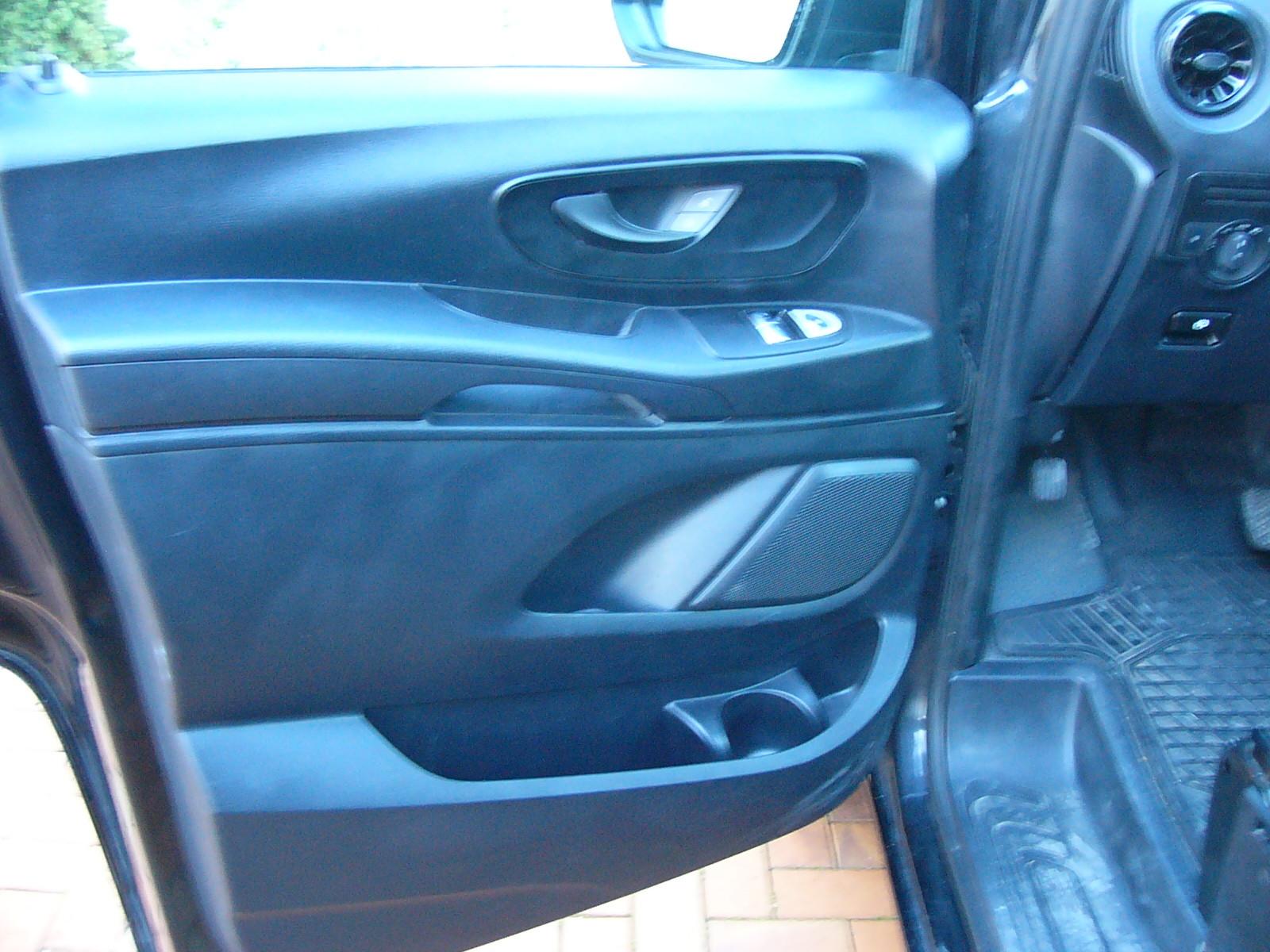 Mercedes-Benz Vito Tourer, Kompakt 4.895 mm, 9 Sitze