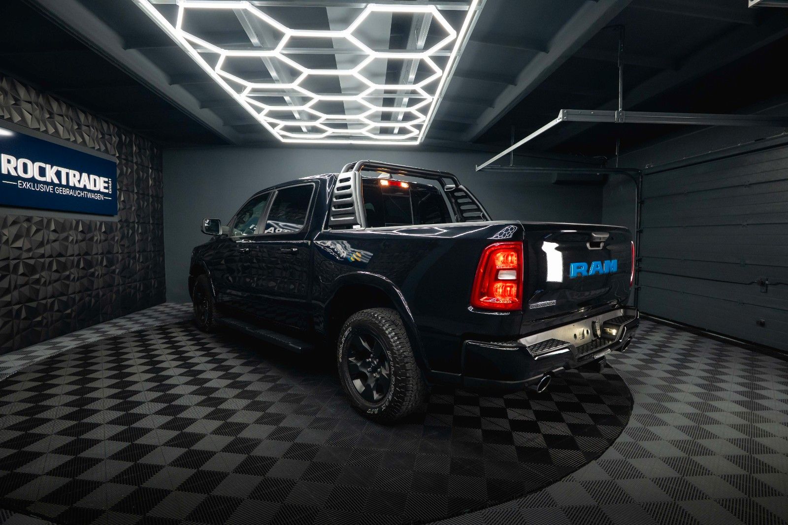 Fahrzeugabbildung Dodge RAM 3.0 MY 25 TWIN TURBO BLACK EDITION *LED*ACC*